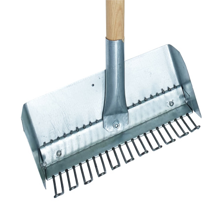 Комбайн с деревянной ручкой для сбора дикорастущих ягод 